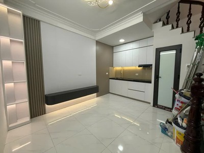 Bán nhà kim ngưu 19m2. 5 tầng. mặt tiền 4m. giá 5.2 tỷ hai bà trưng hà 4