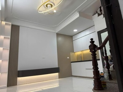 Bán nhà kim ngưu 19m2. 5 tầng. mặt tiền 4m. giá 5.2 tỷ hai bà trưng hà 3