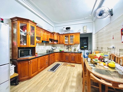 Nhà phố trung kính, ô tô vào nhà, kinh doanh thuận tiện. nhà 6 tầng - 6 ngủ - gần 60m2 - giá nhỉnh 1