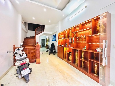 Nhà phố trung kính, ô tô vào nhà, kinh doanh thuận tiện. nhà 6 tầng - 6 ngủ - gần 60m2 - giá nhỉnh 0