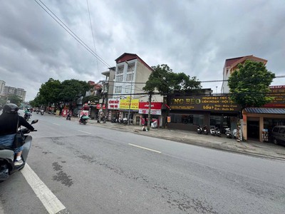 Bán nhà phố xốm 48m , 4 tầng, 2 thoáng, ngõ đẹp gần phố, lô góc, nhà mới kinh doanh ở ngay. 0