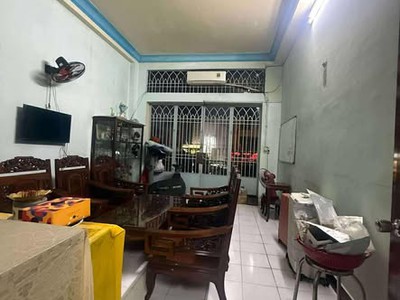 Nhà mt đường hùng vương phường 9 quận 5 cũ. 0
