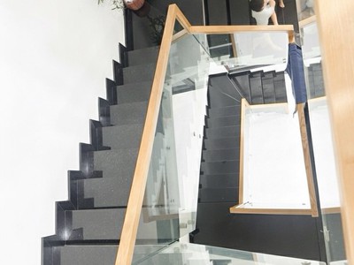 Hẻm tải   giáp aeon   sát mặt tiền   74m nở hậu   4 tầng   4pn chỉ 8.x 4