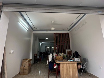 Bán nhà phố xốm 48m , 4 tầng, 2 thoáng, ngõ đẹp gần phố, lô góc, nhà mới kinh doanh ở ngay. 3
