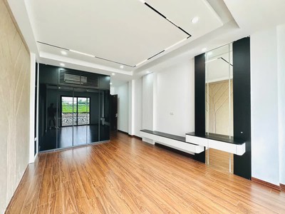 Nhà mới ô tô đô cửa full nội thất bát khối 45 m2 x 6  11.9 tỷ long biên hà nội. 2