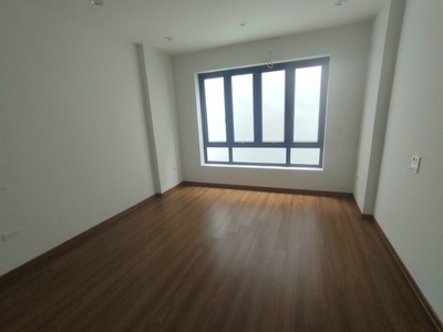 Bán nhà lạc long quân - tây hồ, dt75m2, mt4.8m, gần hồ tây lộng gió  chỉ 11.3 tỷ 1