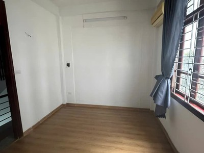Bán nhà thịnh quang 20/25m2. 5 tầng. mặt tiền 4.2m. giá 5.3 tỷ đống đa hà nội 3