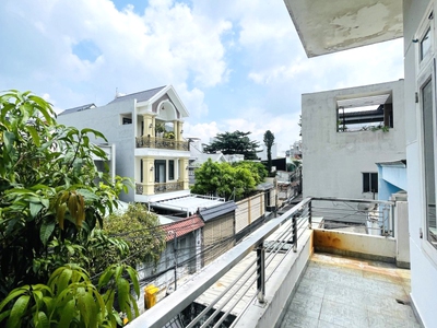 Bán nhà 3 tầng hẻm xe hơi 100m2 5.5x18m chỉ 9,5 tỷ gần hoàng diệu 2 linh trung thủ đức 4