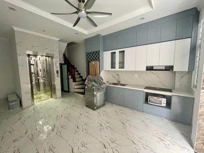 Cho thuê nhà nguyên căn có thang máy, 35m  x 6 tầng, 5pn, 17 triệu/tháng 0