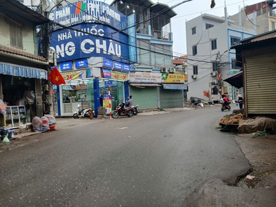 Cc cần bán lô đát 85m ở tây tựu. bắc từ liêm .hà nội. ô tô đỗ cách nhà 10m.  do chủ cần tiền gấp 0