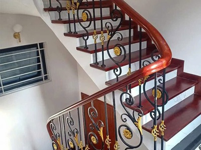 Mình cho thuê nhà hai cửa đi, mới, trúc bạch  vỉa hè 102m2  4t- 30 tr 2