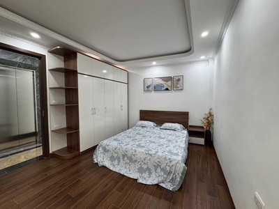 Hàng hiếm- Bán nhà Định Công- Gần KĐT, trường, chợ, ô tô- Dân xây- 35m,6 tầng. Giá 10.5 tỷ 2