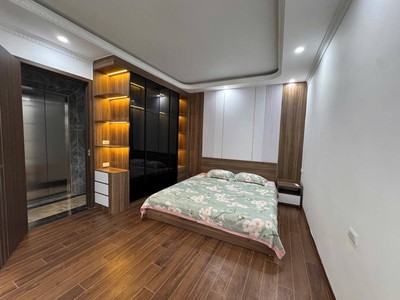 Hàng hiếm- Bán nhà Định Công- Gần KĐT, trường, chợ, ô tô- Dân xây- 35m,6 tầng. Giá 10.5 tỷ 1