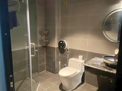 Tôi cho thuê nhà đẹp, thái thịnh, thang máy  vỉa hè 107m2  4t- 32 tr 1