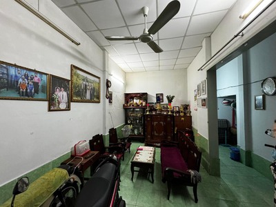 Bán nhà hẻm 8m lô góc 331// phan huy ích, ngay emart, 5x16m, cấp 4 - tiện xây, 8,5 tỷ. 0
