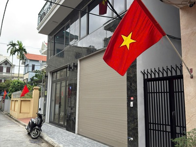Nhà mới ở luôn 5 tầng  full nội thất -ô tô đỗ cổng   ngõ thông kẻ tạnh, long biên   giá 6.5 tỷ. 0