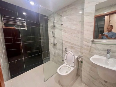 Nhà xây mới cầu giấy- 6 tầng thang máy- dt 42m2- gần ô tô- hơn 9 tỷ 3
