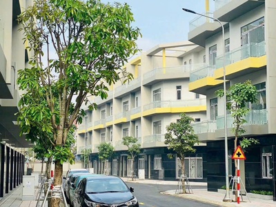 Bán nhà xây sẵn - có sổ,dt 65-94m2 1 triệt 2 lầu  sân thượng sổ hồng sẵn 7,9 tỷ 0
