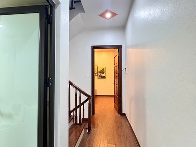 Ngọc lâm phân lô trước nhà ô tô chánh 40m2 x 5 tầng  15.9 tỷ. 2