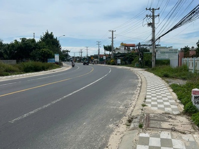 Bán 10m x 44m đất thổ cư mặt tiền nguyễn chí thanh, lagi giá ngộp 370tr/m ngang 2