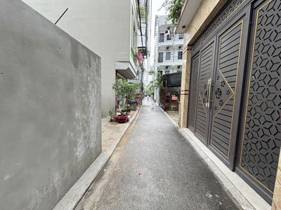 Cần bán 61m2 nhà 2 tầng cách 10m ra mặt ngõ 103 Ngô Xuân Quảng. Xung quanh bạt ngàn tiện ích 2