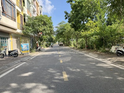 Bán Đất TĐC Giang Biên 40m2 View Dự Án 4 Tòa Chung Cư, Đường Ô Tô Tránh, Thuận Lợi Xây Kinh Doanh 3