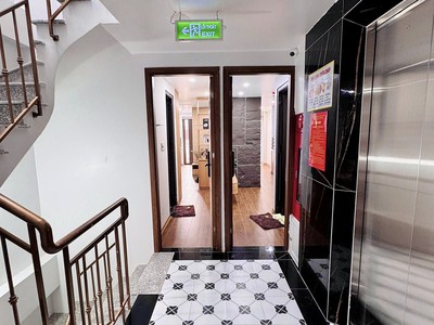 Bán nhà phố Vũ Ngọc Phan, Đống Đa, ô tô tránh, tòa CCMN 8 tầng 90m2 giá 42 tỷ 3
