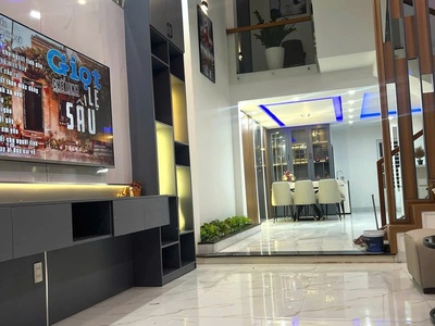 Bán nhà mặt tiền 36 Vũ Quỳnh, vị trí sát biển Nguyễn Tất Thành 1