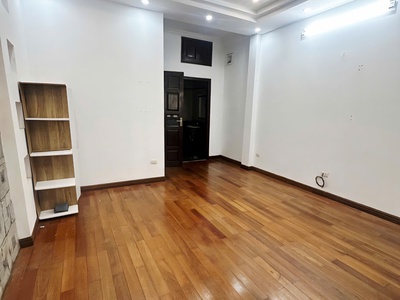 Nhà đẹp Hoàng Hoa Thám gần ngõ thông ô tô 32m  giá 7.2 tỷ 2