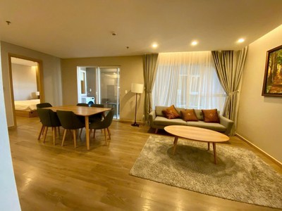 Cho thuê căn hộ Fhome 2 phòng ngủ - view phố đẹp 0