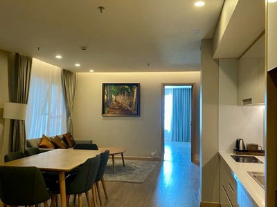 Cho thuê căn hộ Fhome 2 phòng ngủ - view phố đẹp 1