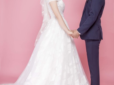Cho thuê váy cưới , Make up trọn gói tận nhà 0