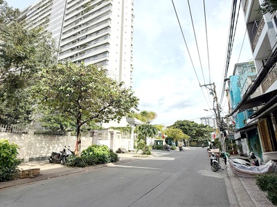Nhà 4.8x19m, mt đường lê quang kim p8 q8 0