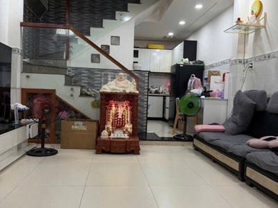 Nhỉnh 3 tỷ   gần tên lửa   32m2  4 x 8    2 phòng ngủ mới ở ngay 3