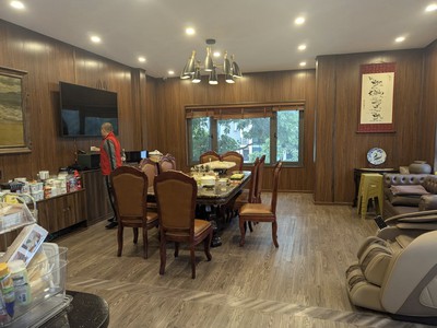 Siêu phẩm tây hồ - mặt phố 3 thoáng - vỉa hè 5m - view hồ tây - sổ vuông nở hậu 1