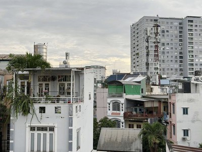 Nhà hxh đường phan xích long phường 4 phú nhuận cũ. 4