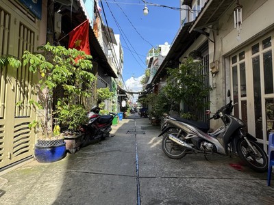 Nhỉnh 3 tỷ   gần tên lửa   32m2  4 x 8    2 phòng ngủ mới ở ngay 2