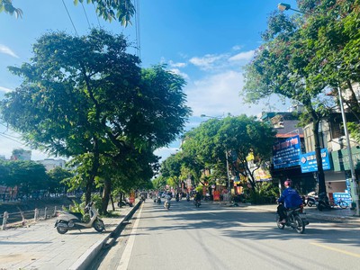 Trung tâm hai bà trưng - mặt phố 2 thoáng - vỉa hè đá bóng - sổ vuông nở hậu. 0