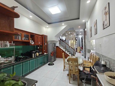 Bán nhà riêng 3 tầng, 89m2, 4pn, đường 102, tăng nhơn phú a, q.9. tp hcm sổ hồng, 7.95 tỷ. 2