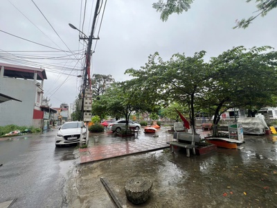 Cc em cần bán lô đất thôn nhuệ . đức thượng .hoài đức. hà nội. 53.4m lô góc cách khu vui trơi . hồ 0