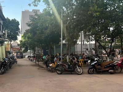 Cc em cần bán lô đất thôn nhuệ . đức thượng .hoài đức. hà nội. 53.4m lô góc cách khu vui trơi . hồ 1