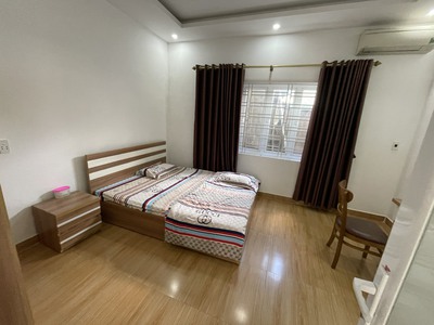 Cho thuê nhà 5 phòng ngủ Văn Cao, DT: 55m2 x 4 tầng. 8