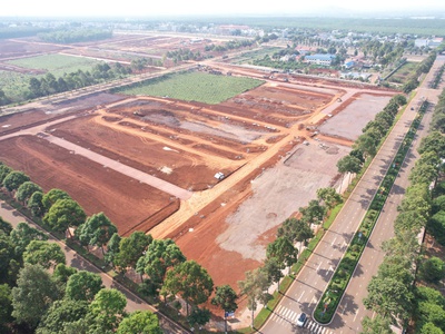 Đất nền trung tâm hành chính dầu giây   giá chỉ 19,5 triệu/m , sổ riêng 0