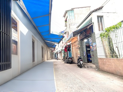 Chỉ 12,8t có ngay căn nhà bán vơi dt khủng ngang lớn bề thế- đ.đoàn văn bơ- thông ra tôn thất 1