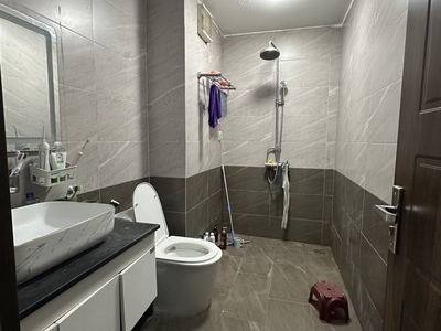 Dương quảng hàm 50m x5 tầng-20 tỷ,ô tô đỗ cửa,20m ra phố,trước mặt thoáng vĩnh viễn 4