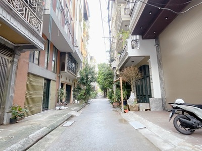 Bán siêu phẩm lĩnh nam nhà 7 tầng thang máy long lanh phân lô vỉa hè ô tô dừng đỗ hoàng mai 0