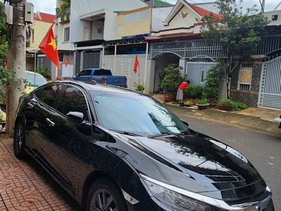 Bán  HONDA CIVIC 1.8E   dk2020 2