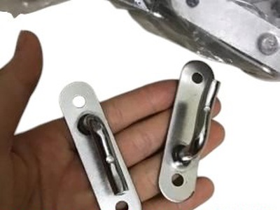 Ứng dụng của móc bạt xe tải trong bảo vệ hàng hóa vận chuyển 2