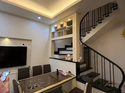 Bán nhà trung tâm long biên, nguyễn văn cừ   39m , 5 tầng, mặt tiền siêu rộng, giá chỉ 8.25 tỷ 2