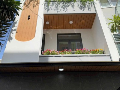Bánnhà mt dương quảng hàm 60m, 3tầng btct, đường26m có vỉa hè   16tỷtl 0
